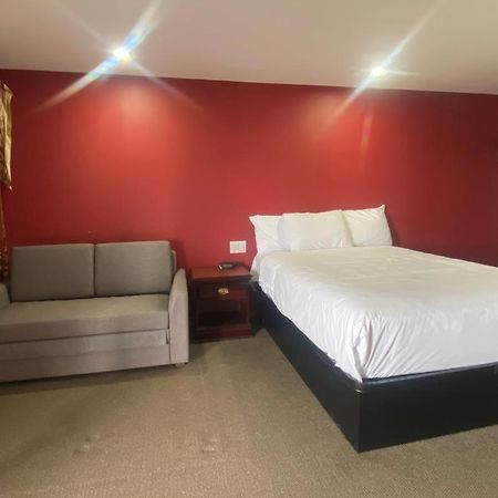 Masterson'S Motel Greater Napanee Экстерьер фото
