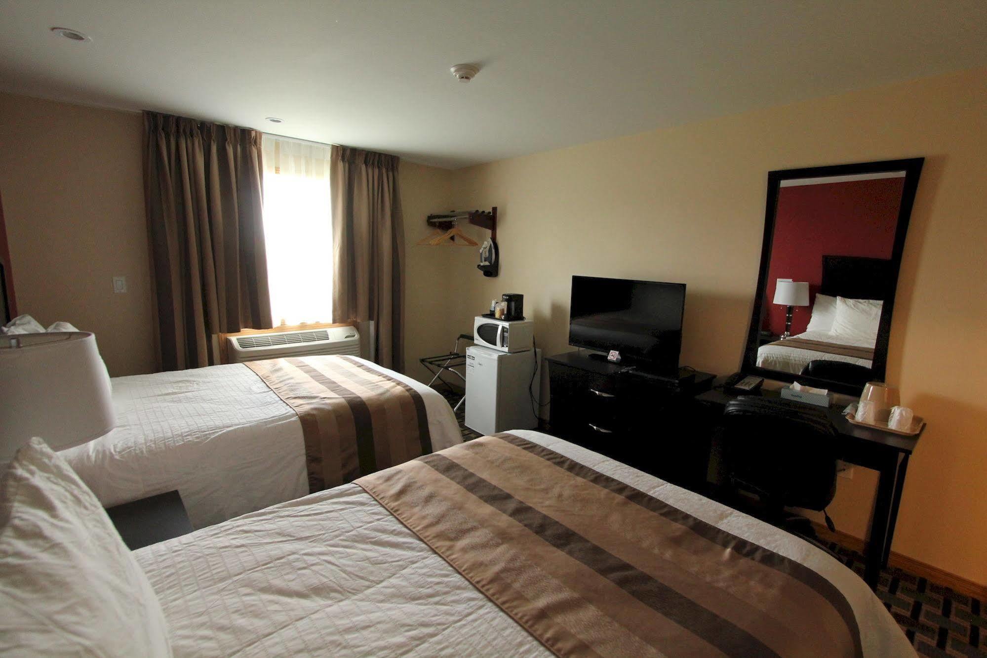 Masterson'S Motel Greater Napanee Экстерьер фото
