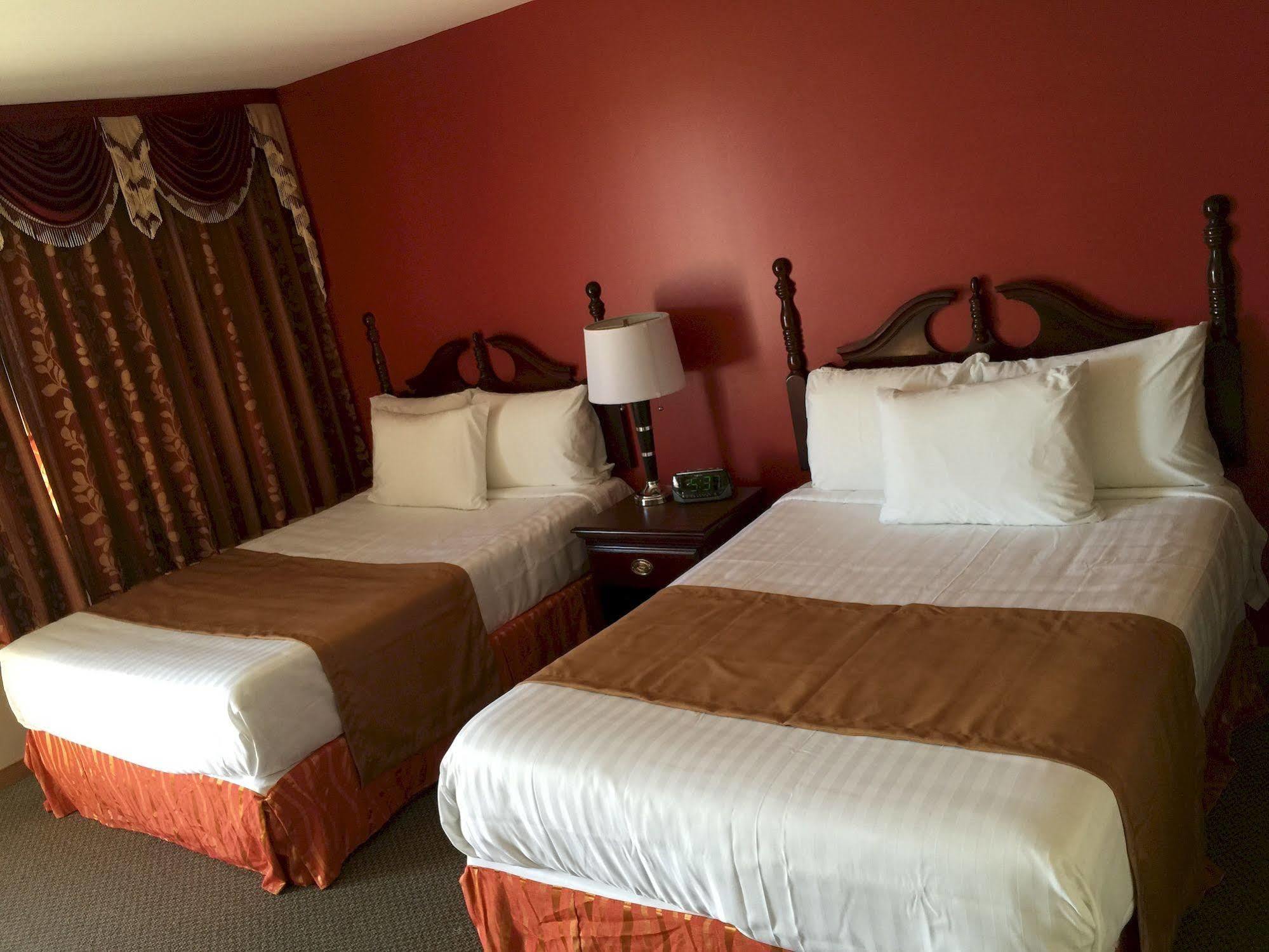 Masterson'S Motel Greater Napanee Экстерьер фото
