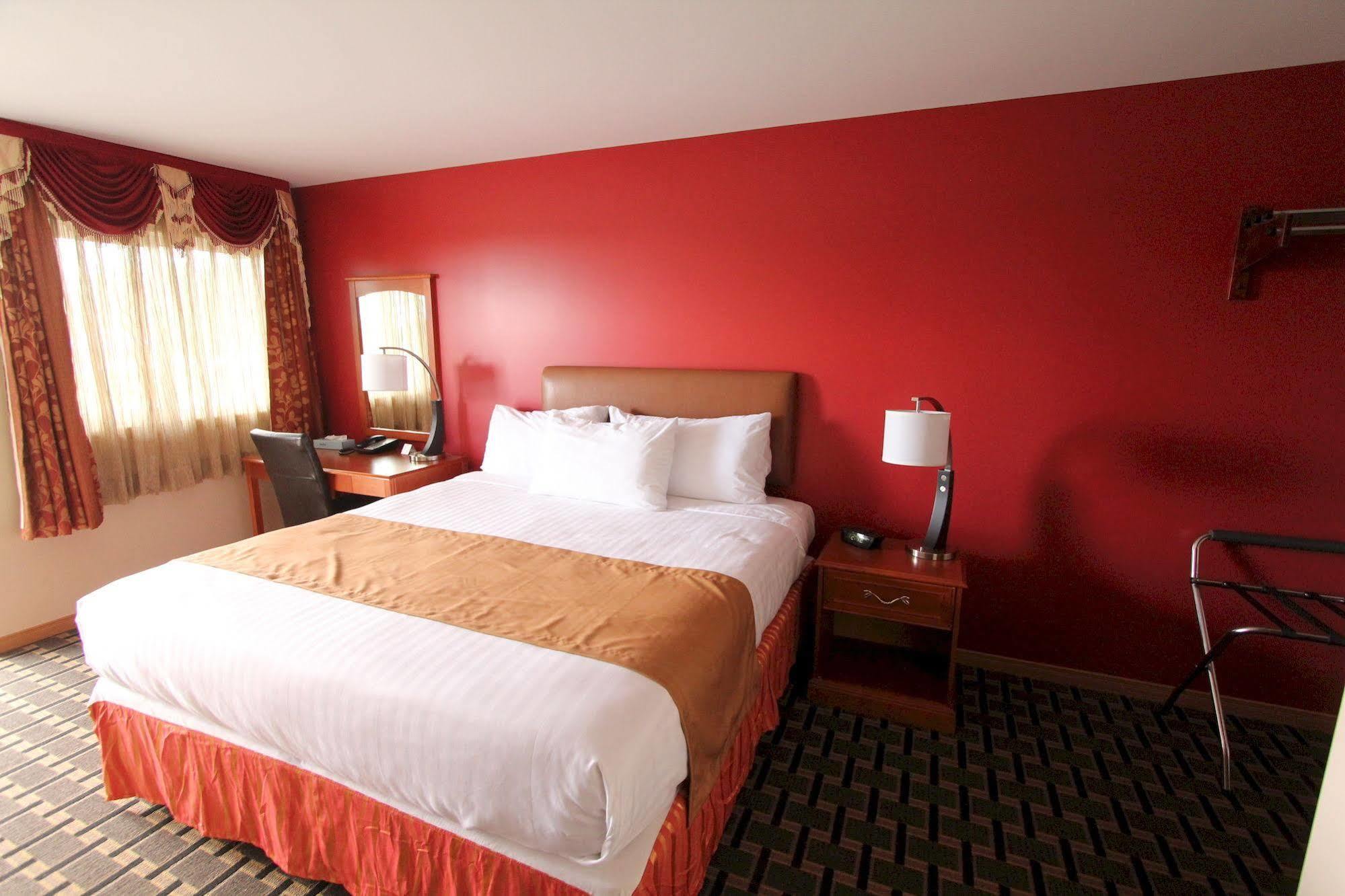 Masterson'S Motel Greater Napanee Экстерьер фото