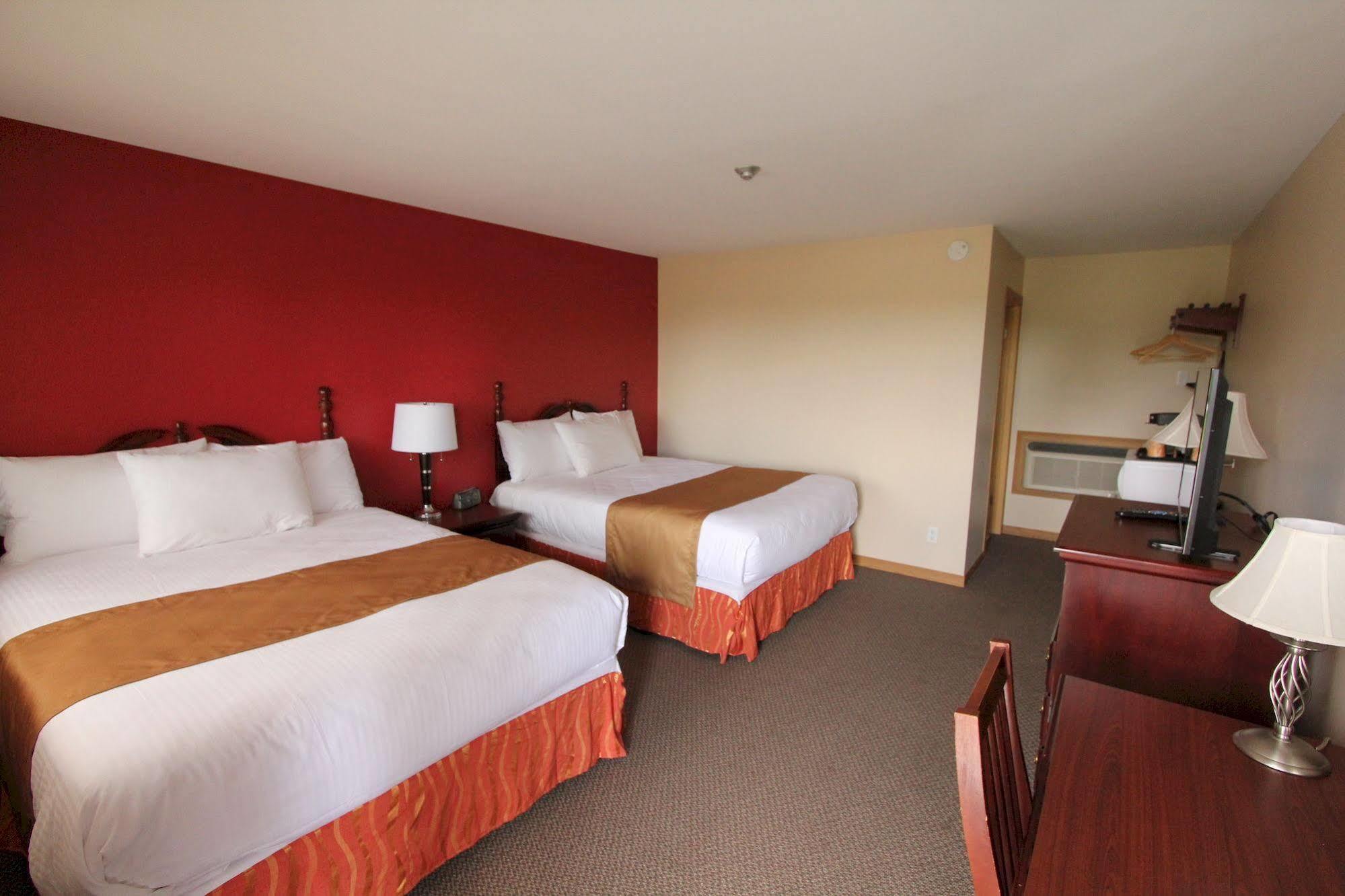 Masterson'S Motel Greater Napanee Экстерьер фото